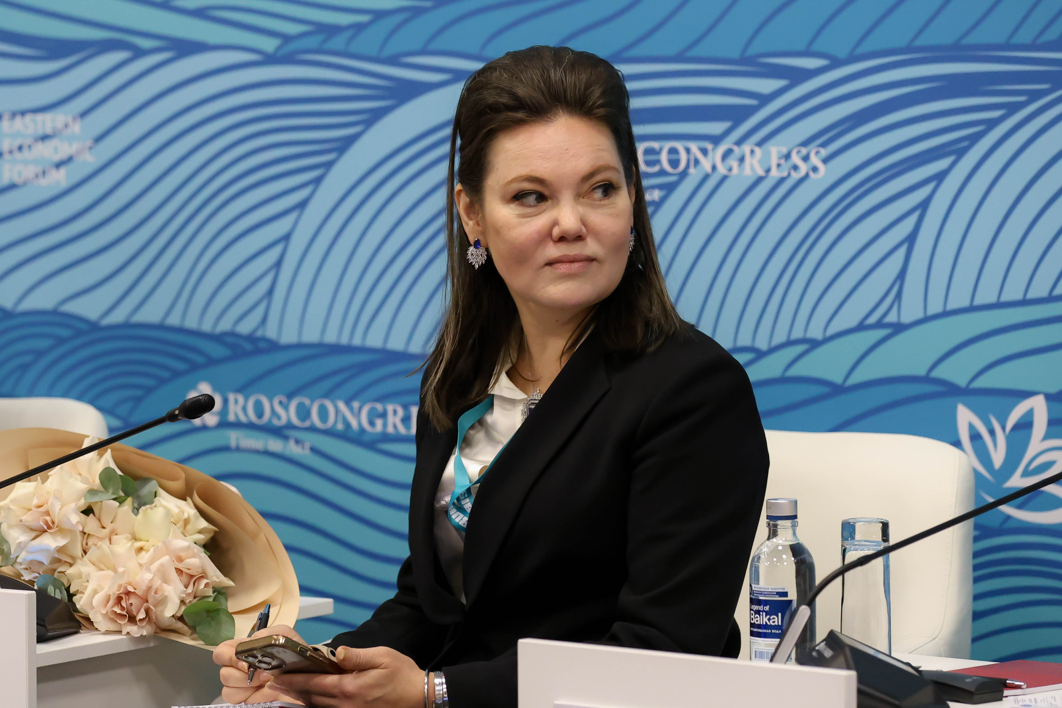 Fotoğraf Bilgisi Elena Miakotnikova, VIII Doğu Ekonomik Forumunda şirketi temsil ederken, "İşletme İklim Hedefleri: Olasılıkların Sınırları" oturumunda, SIBUR'un her zaman akıllı çözümler aradığını ve işletmenin ve ülkenin iklim hedeflerini ileri taşıyan kapsamlı bir yaklaşımı teşvik ettiğini belirtti. 