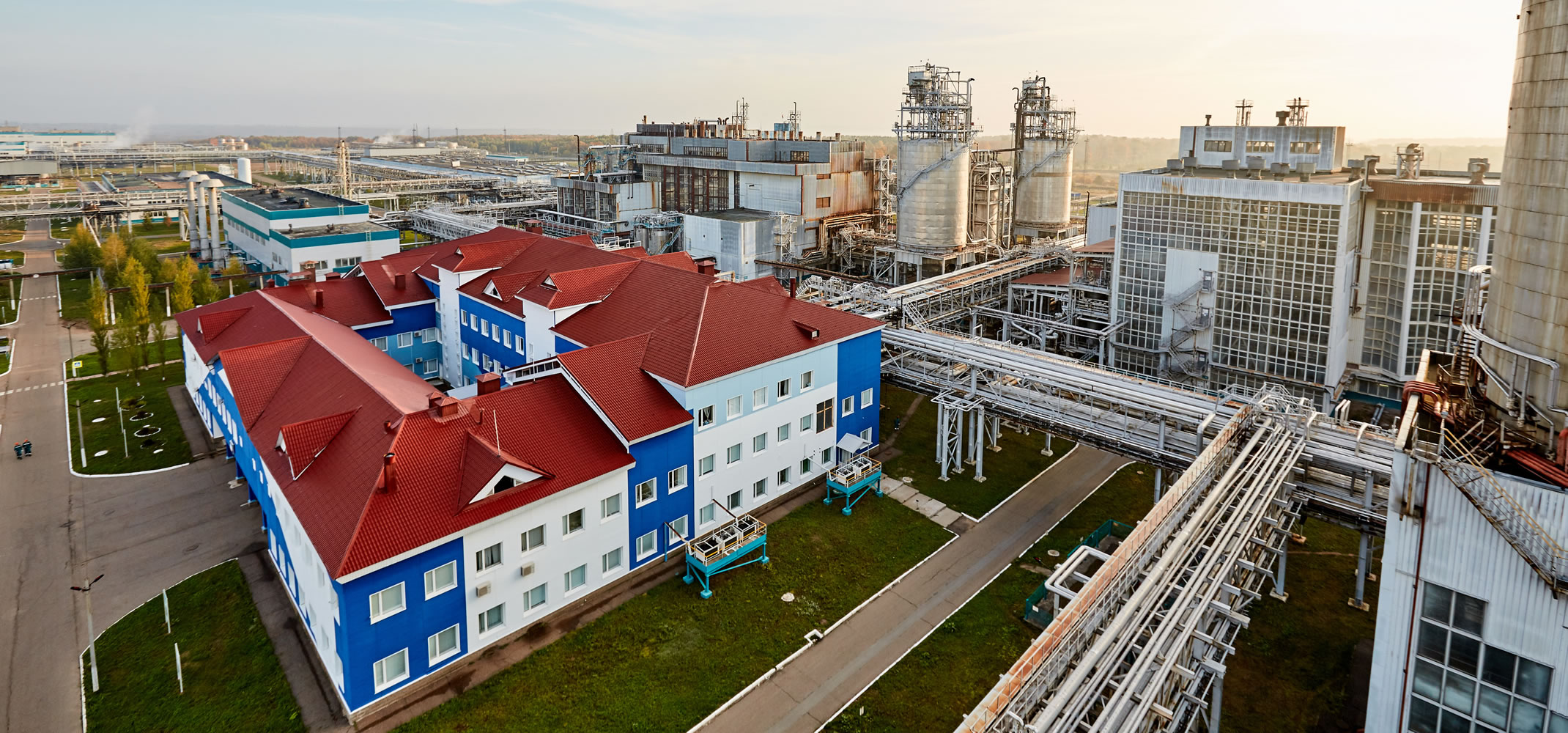 Долгожданная новинка СИБУРа – экологичное решение для упаковки молочной продукции Vivilen rPET – будет производится на предприятии «ПОЛИЭФ» в Башкортостане. 